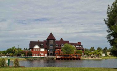 VENTA CASA BARRIO PRINCIPADO SAN VICENTE PILETA