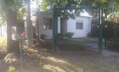 Casa en  venta Magnasco esquina Jauretche