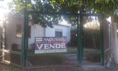 Casa en  venta Magnasco esquina Jauretche