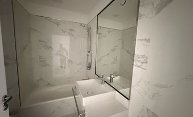 Departamento en Alquiler de 2 dormitorios de 140m2 con 2 cocheras en INIFINITY TOWERS