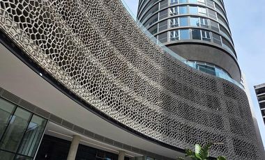 Departamento en Alquiler de 2 dormitorios de 140m2 con 2 cocheras en INIFINITY TOWERS