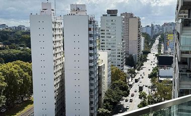 Departamento en Alquiler de 2 dormitorios de 140m2 con 2 cocheras en INIFINITY TOWERS