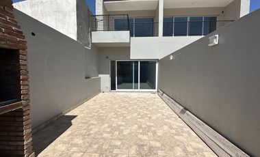 Departamento en alquiler a estrenar  de un ambiente con patio y parrillero