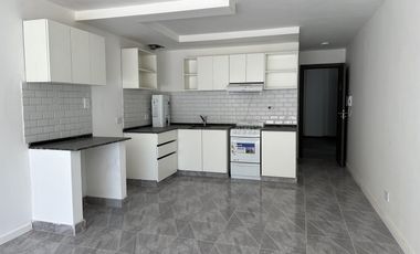 Departamento en alquiler a estrenar  de un ambiente con patio y parrillero