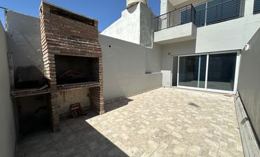 Departamento en alquiler a estrenar  de un ambiente con patio y parrillero