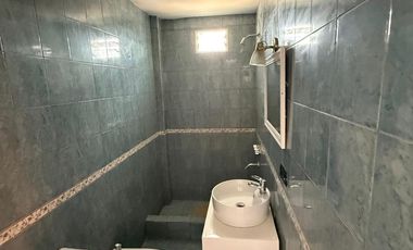 Amplio ph casa en venta en Villa Dominico sin expensas