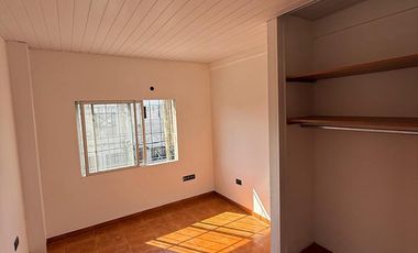 Amplio ph casa en venta en Villa Dominico sin expensas