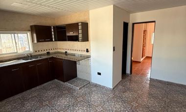 Amplio ph casa en venta en Villa Dominico sin expensas