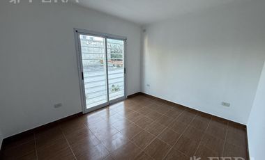 Venta departamento 3 ambientes con balcón en Quilmes