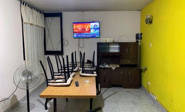 Casa 3 dormitorios con doble cochera y patio. Grandoli, Rosario