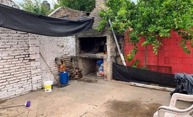 Casa 3 dormitorios con doble cochera y patio. Grandoli, Rosario