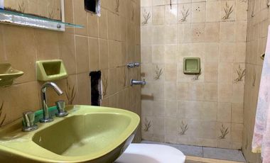 Casa 3 dormitorios con doble cochera y patio. Grandoli, Rosario