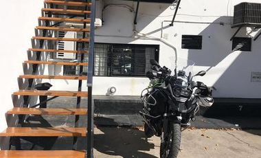 En venta con renta, excelente oficina en Libertador y Martin Coronado con 2 cocheras