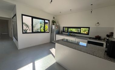 Casa en  venta en Santa Elena Pilar del Este | VCO Propiedades