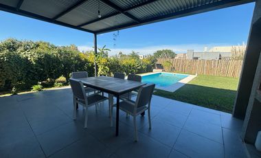 Casa en  venta en Santa Elena Pilar del Este | VCO Propiedades