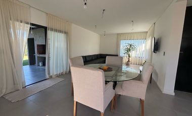 Casa en  venta en Santa Elena Pilar del Este | VCO Propiedades