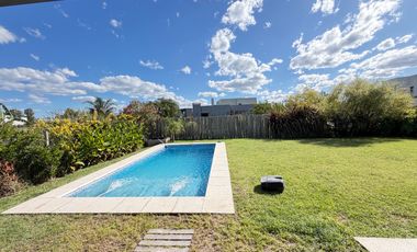 Casa en  venta en Santa Elena Pilar del Este | VCO Propiedades