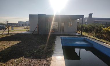 Casa en  venta en Santa Elena Pilar del Este | VCO Propiedades