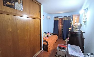 Casa en Venta Villa Belgrano 4 dormitorios. Quincho y Pileta
