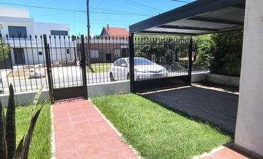 Casa en Venta Villa Belgrano 4 dormitorios. Quincho y Pileta