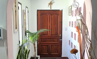 Casa en Venta Villa Belgrano 4 dormitorios. Quincho y Pileta