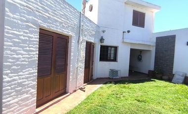 Casa en Venta Villa Belgrano 4 dormitorios. Quincho y Pileta
