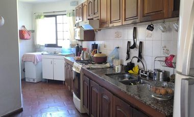 Casa en Venta Villa Belgrano 4 dormitorios. Quincho y Pileta