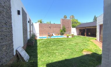 Casa en Venta Villa Belgrano 4 dormitorios. Quincho y Pileta