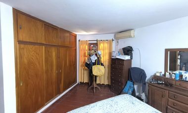 Casa en Venta Villa Belgrano 4 dormitorios. Quincho y Pileta