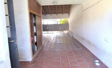 Casa en Venta Villa Belgrano 4 dormitorios. Quincho y Pileta