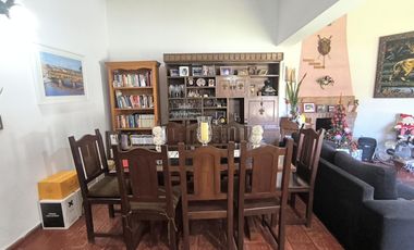 Casa en Venta Villa Belgrano 4 dormitorios. Quincho y Pileta