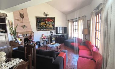 Casa en Venta Villa Belgrano 4 dormitorios. Quincho y Pileta