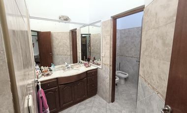 Casa en Venta Villa Belgrano 4 dormitorios. Quincho y Pileta