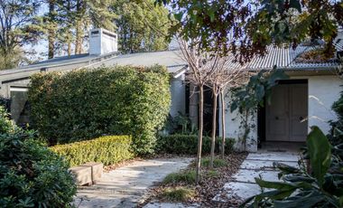 Excelente ubicación central frente a espacios verdes ,4 dormitorios