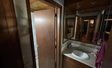 Casa en Venta con pileta terreno de 3400 mts2 en Funes