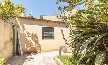 VENTA CASA 4 AMB 239 M2 COCHERA TERRAZA  LANUS