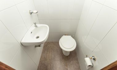 VENTA CASA 4 AMB 239 M2 COCHERA TERRAZA  LANUS