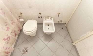 VENTA CASA 4 AMB 239 M2 COCHERA TERRAZA  LANUS