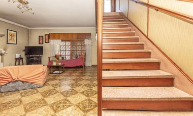 VENTA CASA 4 AMB 239 M2 COCHERA TERRAZA  LANUS