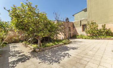 VENTA CASA 4 AMB 239 M2 COCHERA TERRAZA  LANUS
