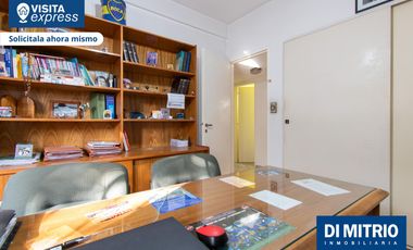 ¡4 Ambientes con luz todo el dia y cochera propia!