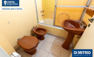 ¡4 Ambientes con luz todo el dia y cochera propia!