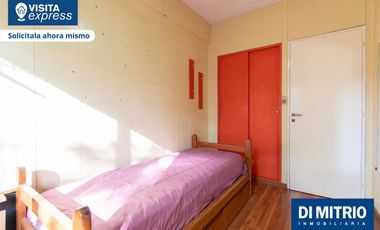 ¡4 Ambientes con luz todo el dia y cochera propia!