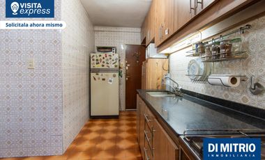 ¡4 Ambientes con luz todo el dia y cochera propia!