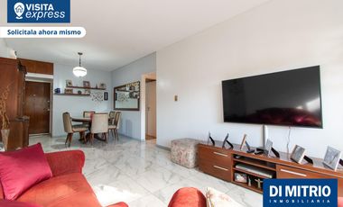 ¡4 Ambientes con luz todo el dia y cochera propia!