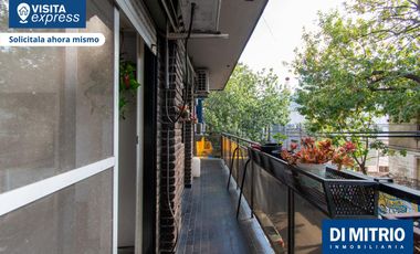 ¡4 Ambientes con luz todo el dia y cochera propia!