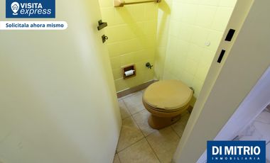 ¡4 Ambientes con luz todo el dia y cochera propia!