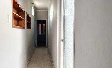 MUY BUEN PH EN PLANTA BAJA FRENTE A PLAZA SAENZ PEÑA  - Parana