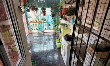 ¡Hermosa casa  de 5 ambientes en calle Catamarca, Mar de Ajo!