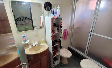 ¡Hermosa casa  de 5 ambientes en calle Catamarca, Mar de Ajo!